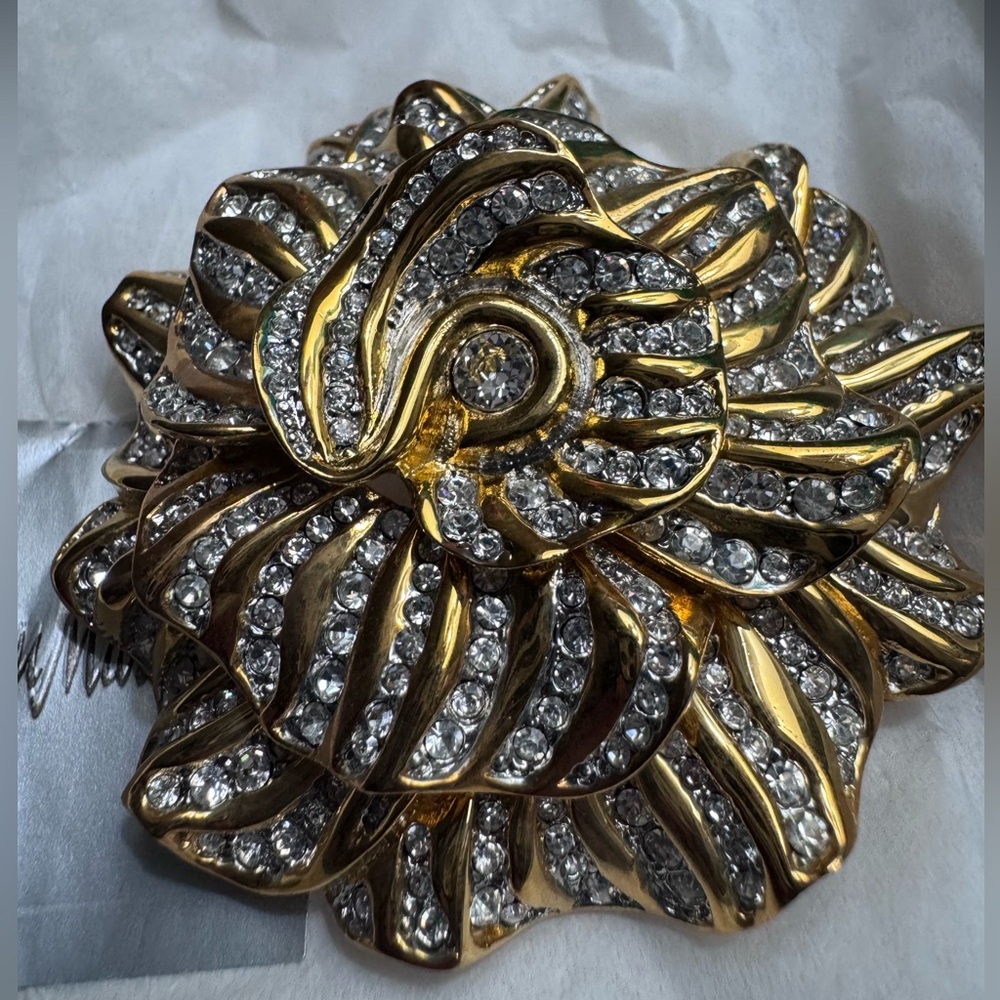 New with tag Kenneth Jay lane rhinestone flower pin